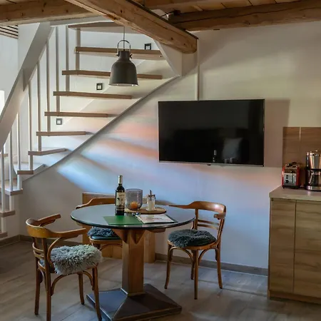 Kiefer -ferienwohnung In Mit Waldblick