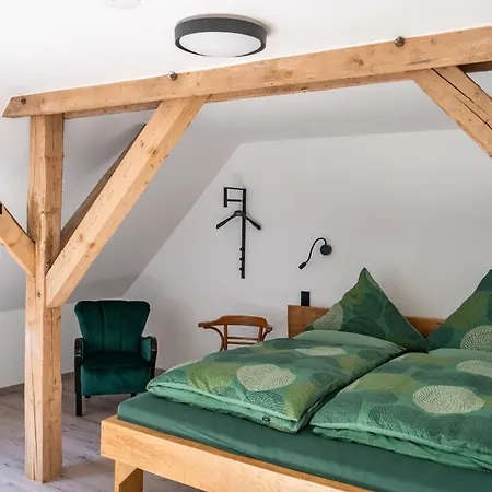 Kiefer -ferienwohnung In Mit Waldblick * Dotlingen