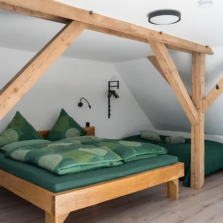 Kiefer -ferienwohnung In Mit Waldblick